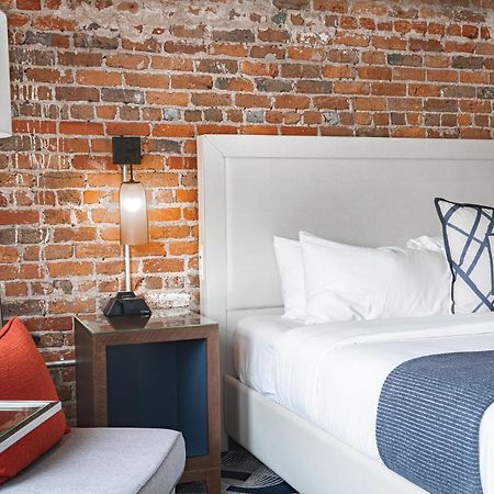 The Bristol Hotel 외부 사진