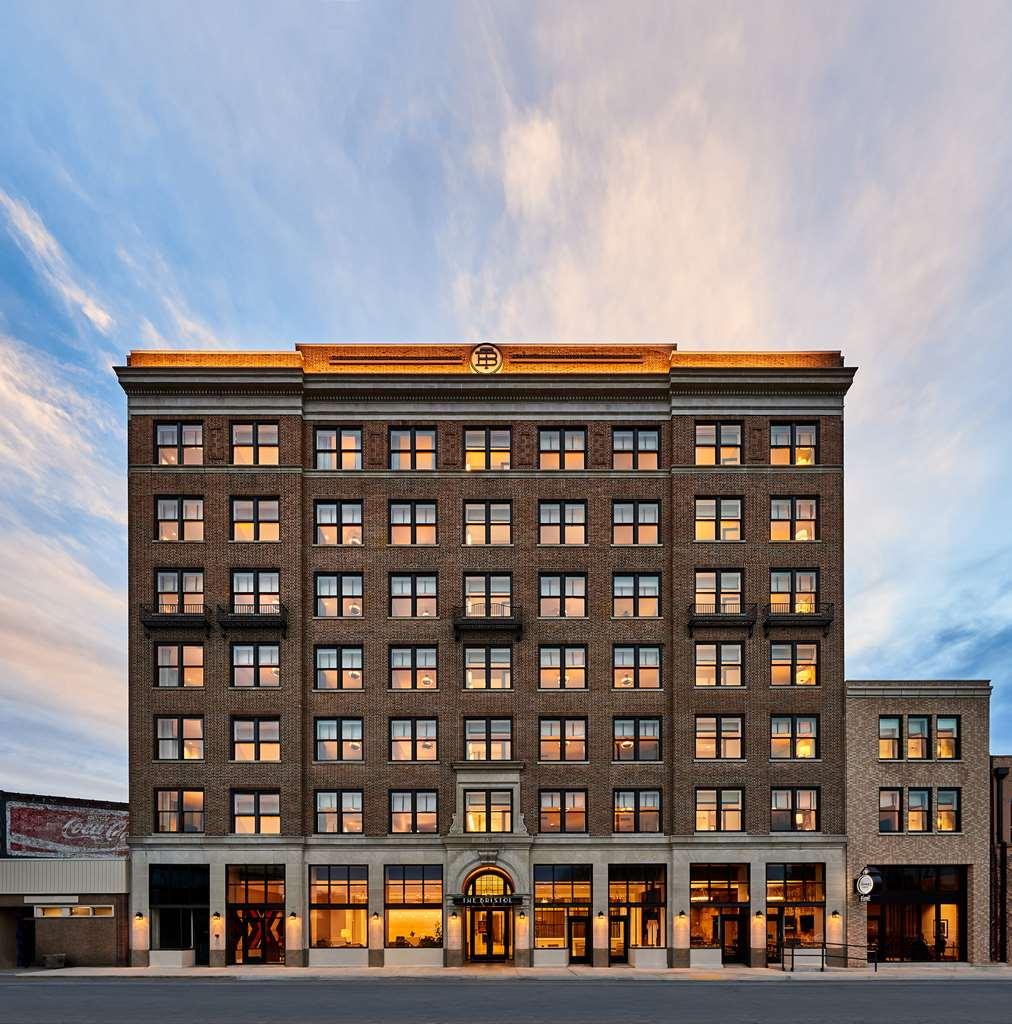 The Bristol Hotel 외부 사진