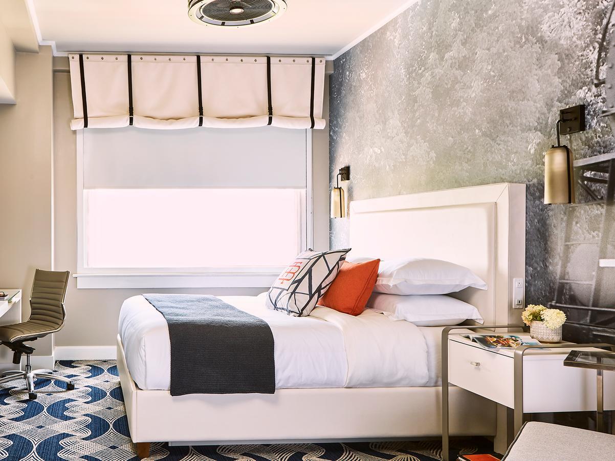 The Bristol Hotel 외부 사진