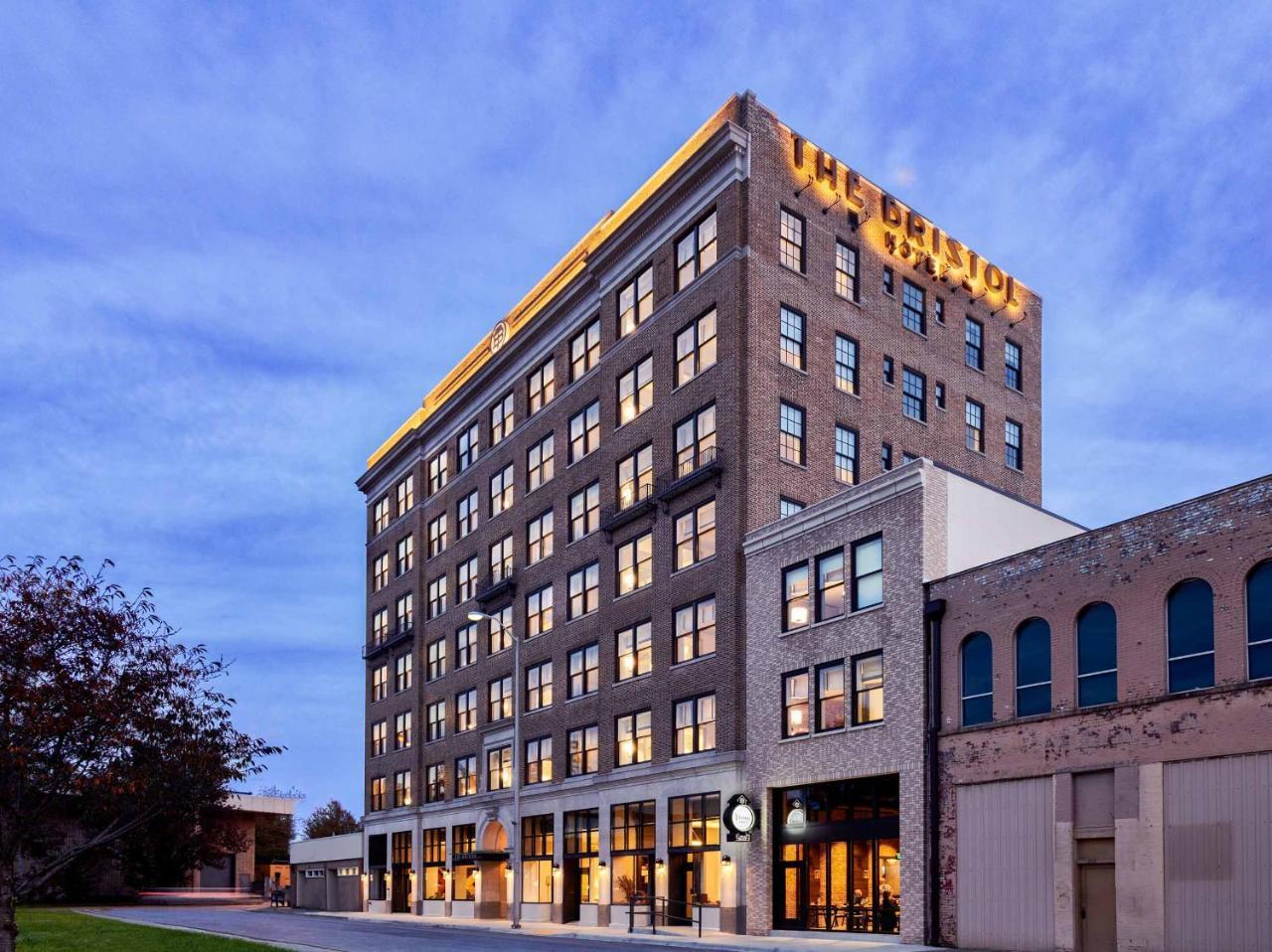 The Bristol Hotel 외부 사진
