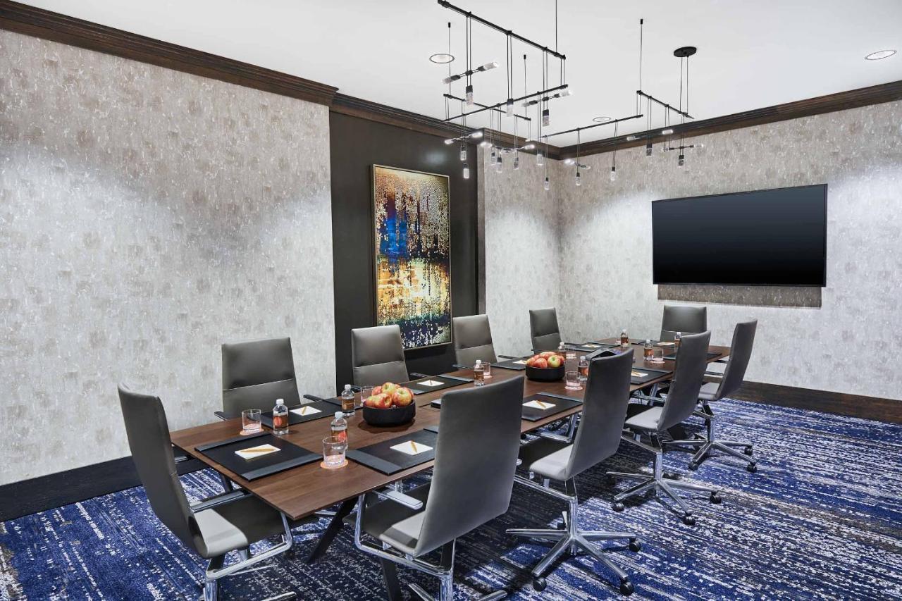 The Bristol Hotel 외부 사진