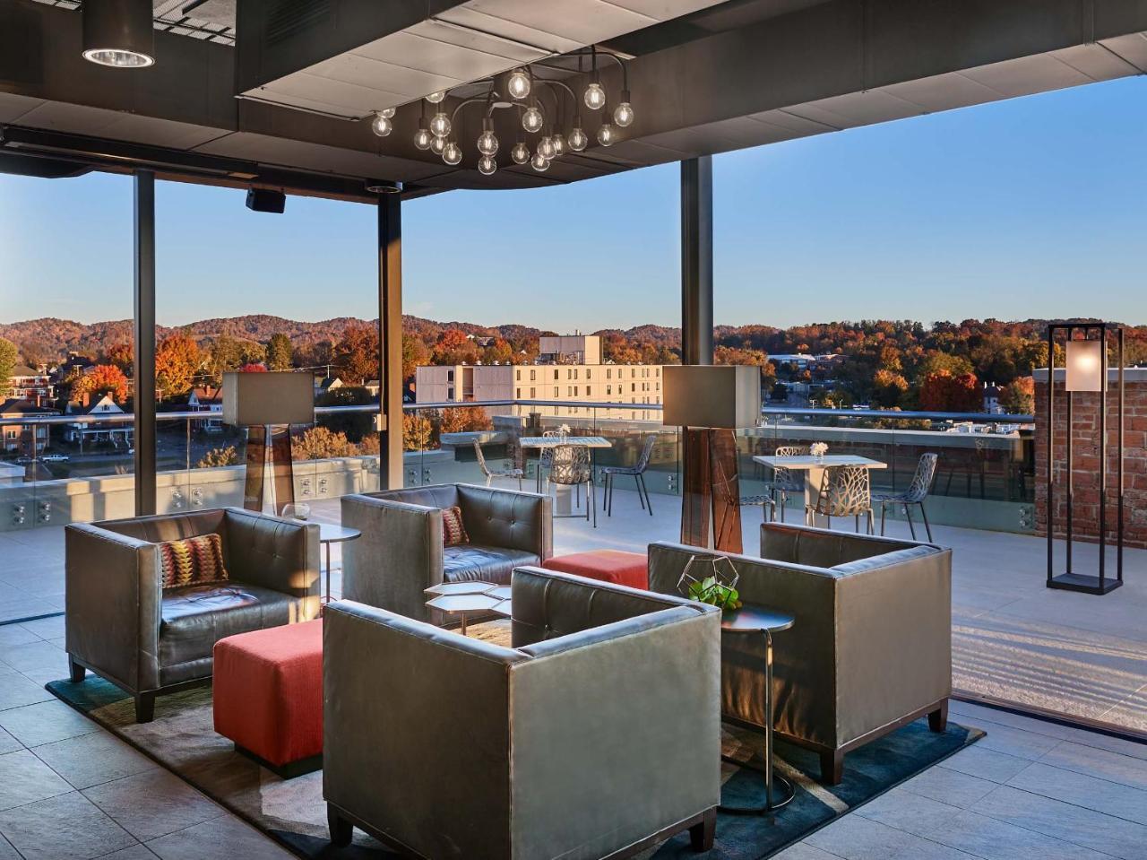 The Bristol Hotel 외부 사진