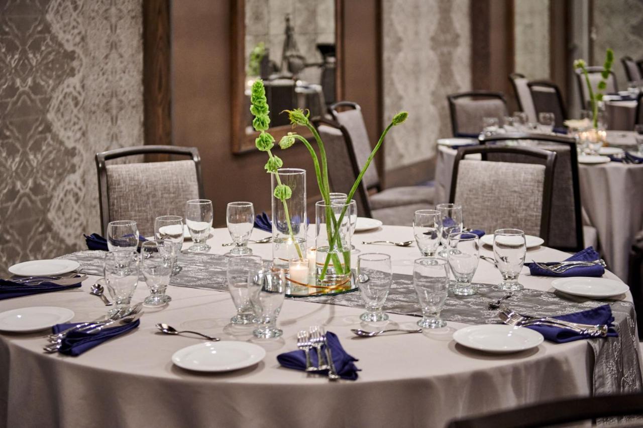 The Bristol Hotel 외부 사진