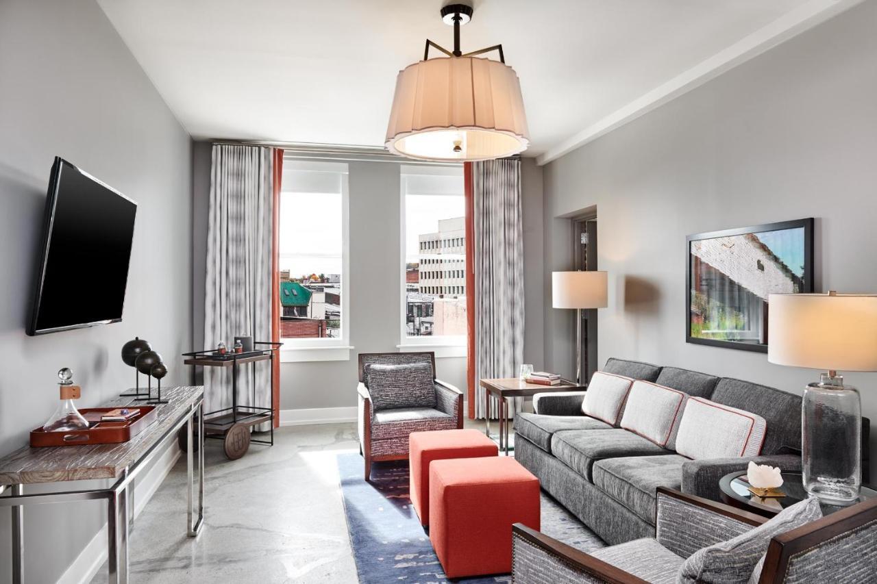 The Bristol Hotel 외부 사진