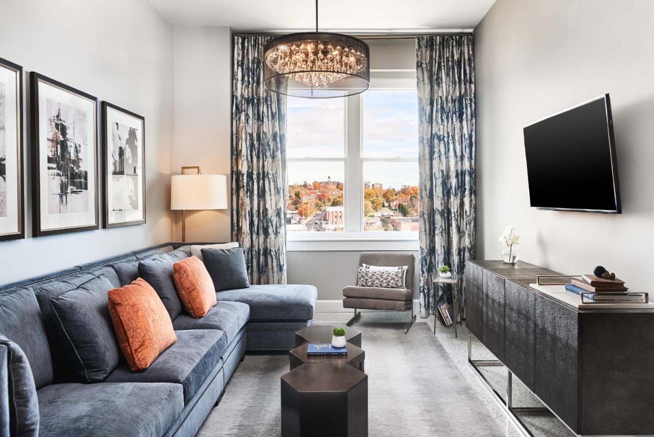 The Bristol Hotel 외부 사진