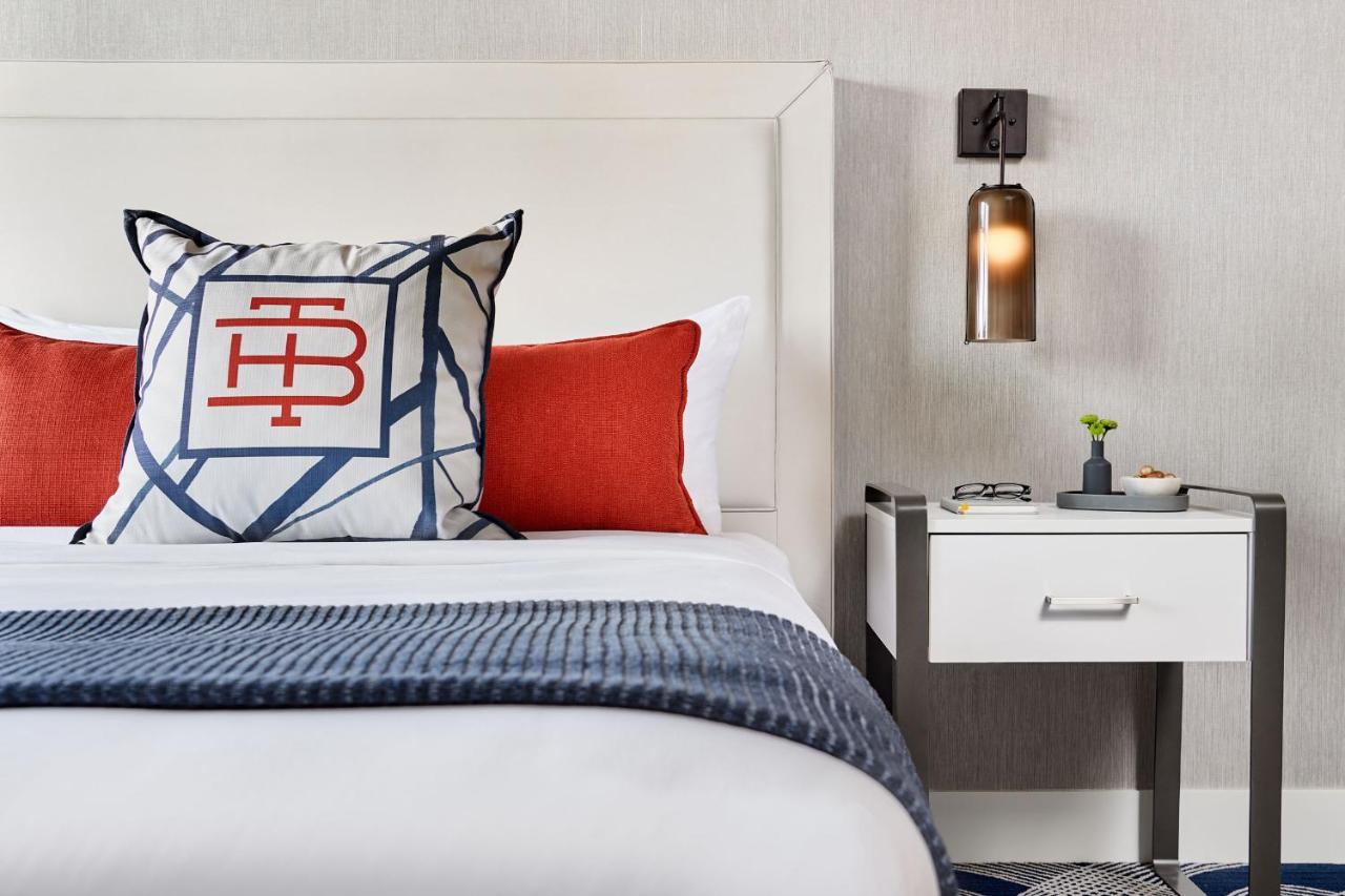 The Bristol Hotel 외부 사진