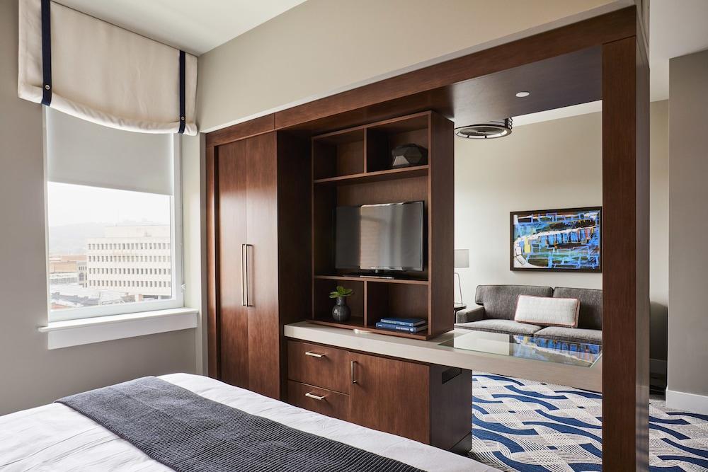 The Bristol Hotel 외부 사진