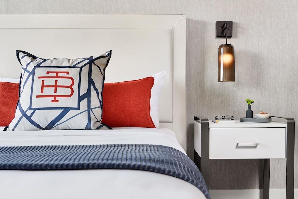 The Bristol Hotel 외부 사진