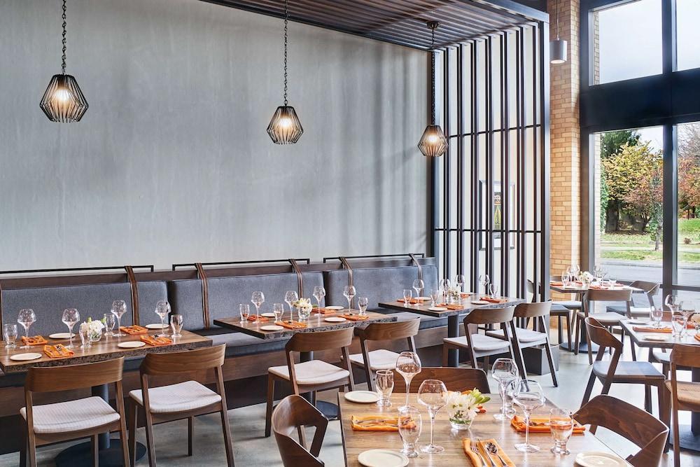 The Bristol Hotel 외부 사진