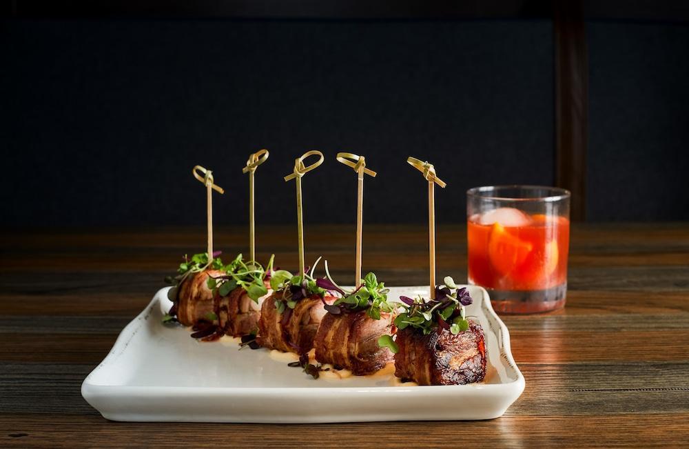 The Bristol Hotel 외부 사진