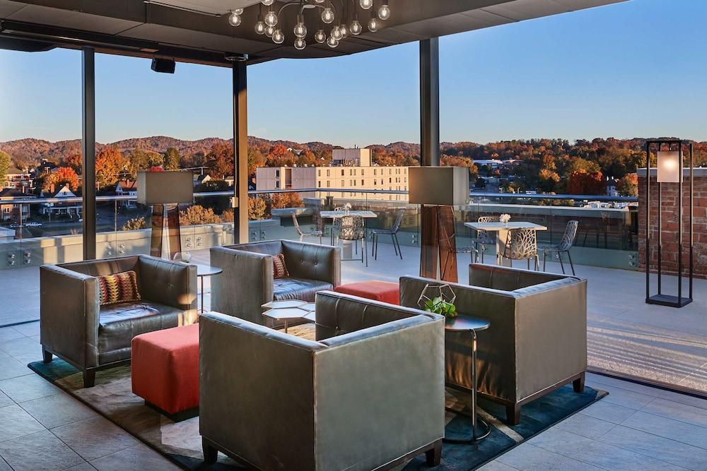 The Bristol Hotel 외부 사진
