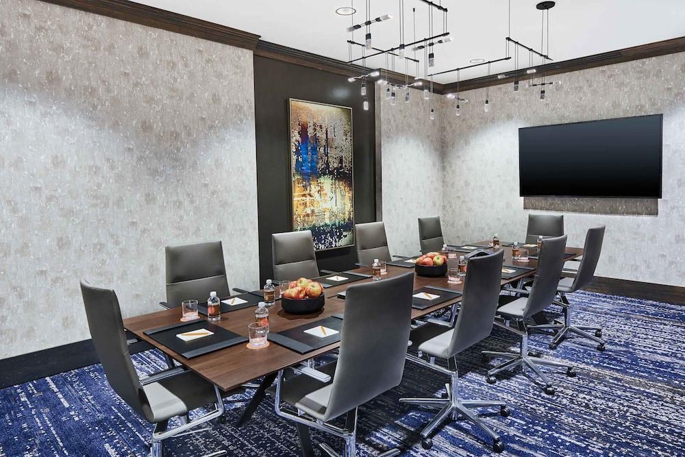 The Bristol Hotel 외부 사진