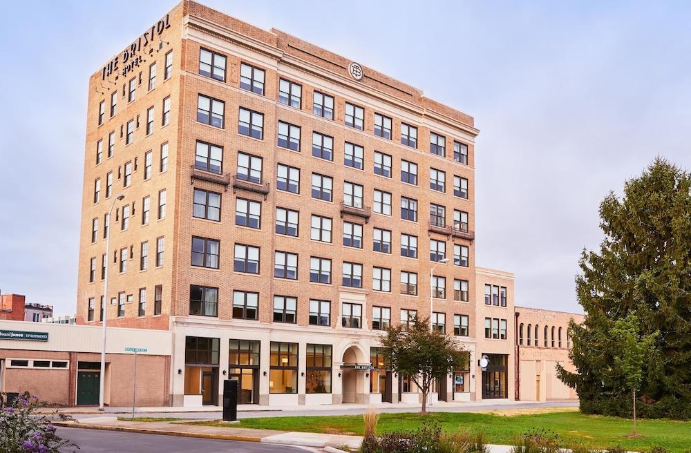 The Bristol Hotel 외부 사진
